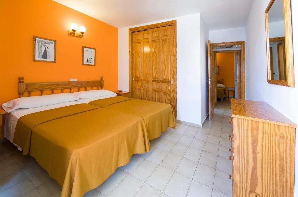 Apartamentos Jovial San Antonio  Room photo